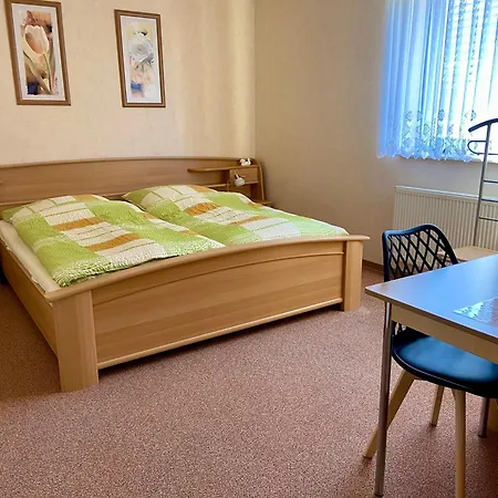 B&B Gaestehaus-Schoenheim Bed & Breakfast